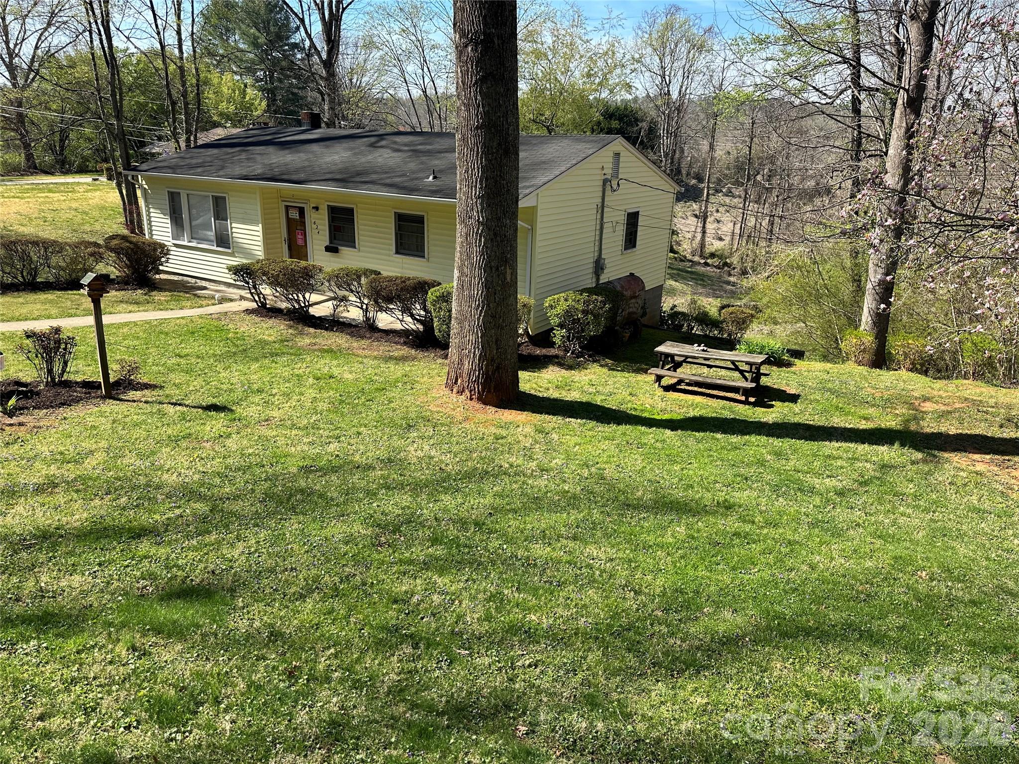 624 Broadway Street NW Lenoir NC 28645