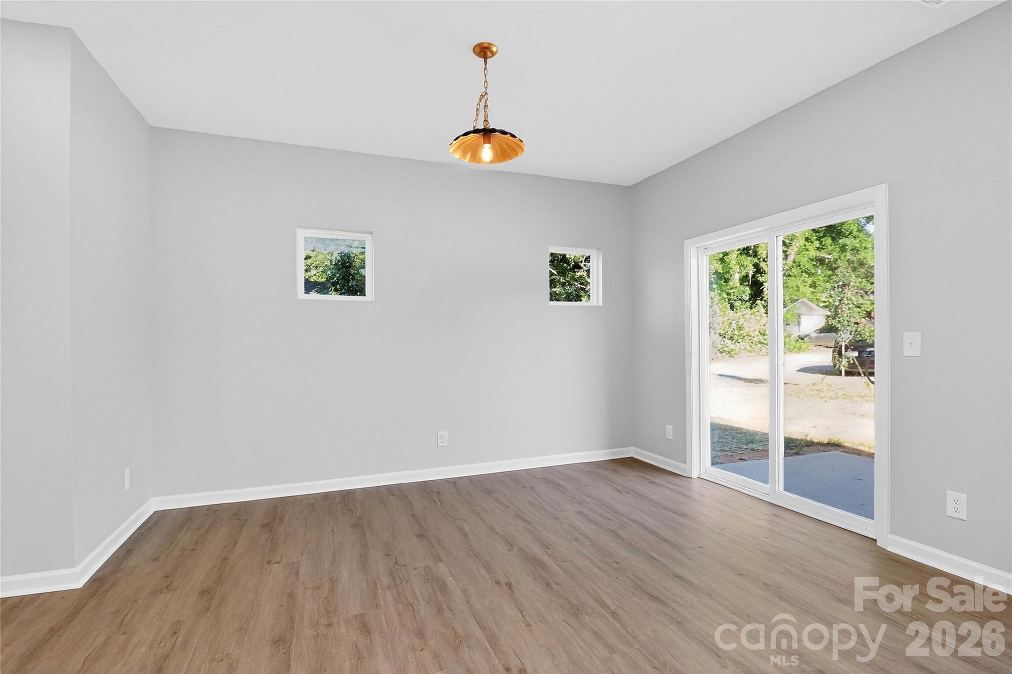 337 N Hoskins Road Charlotte NC 28216