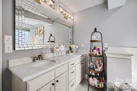 14832 Brighton Place Charlotte NC 28227
