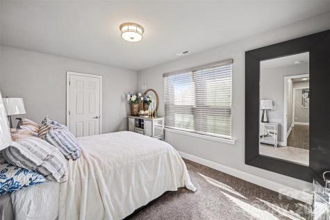 14832 Brighton Place Charlotte NC 28227