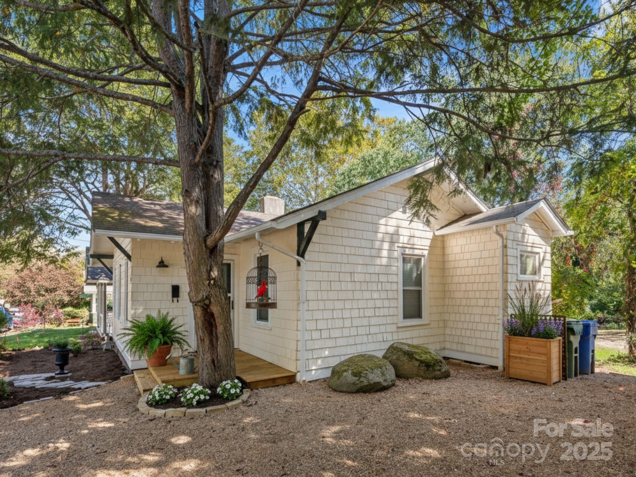 10 Madison Avenue Asheville NC 28801