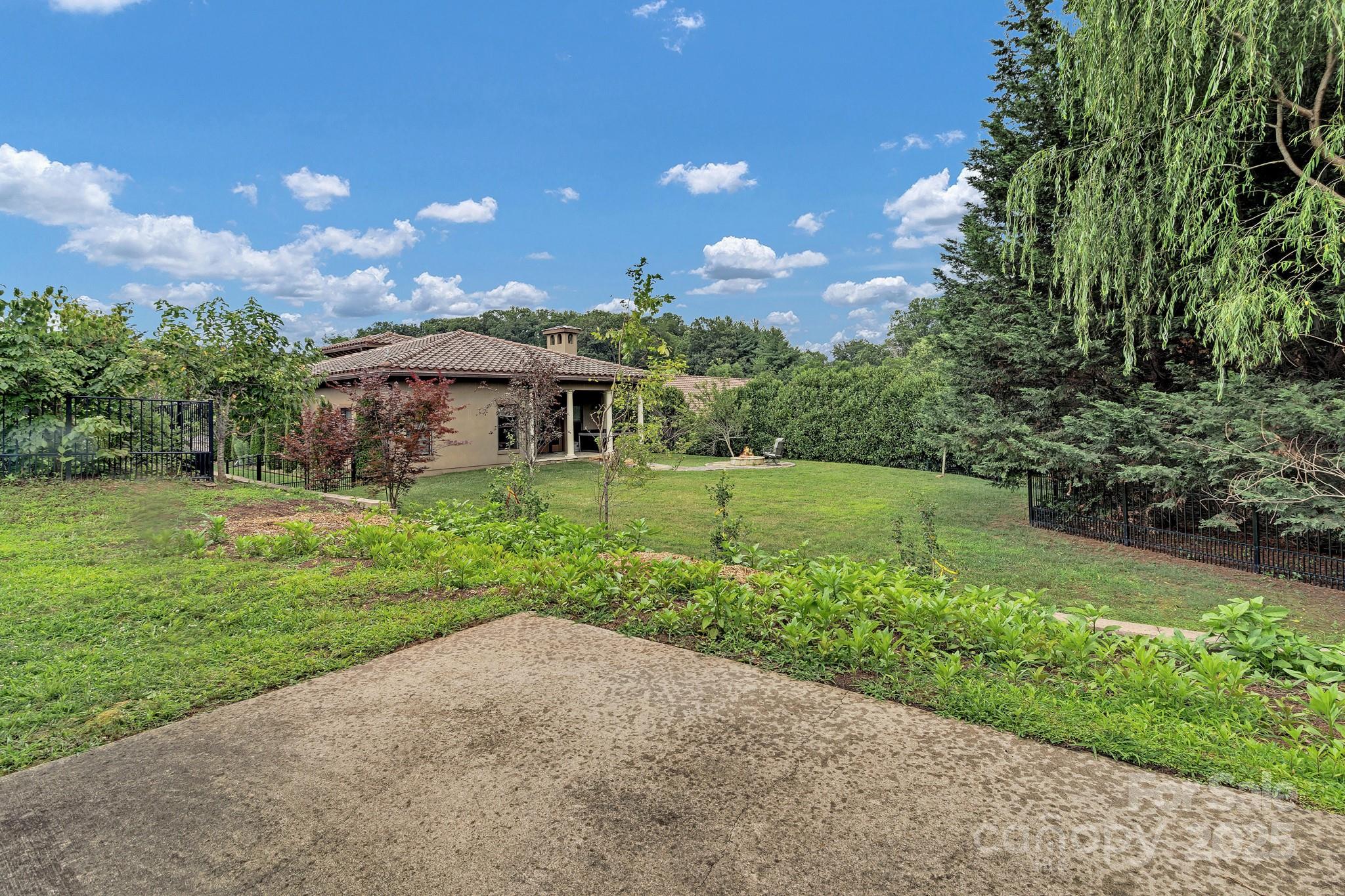 44 Pacifico Drive Asheville NC 28806