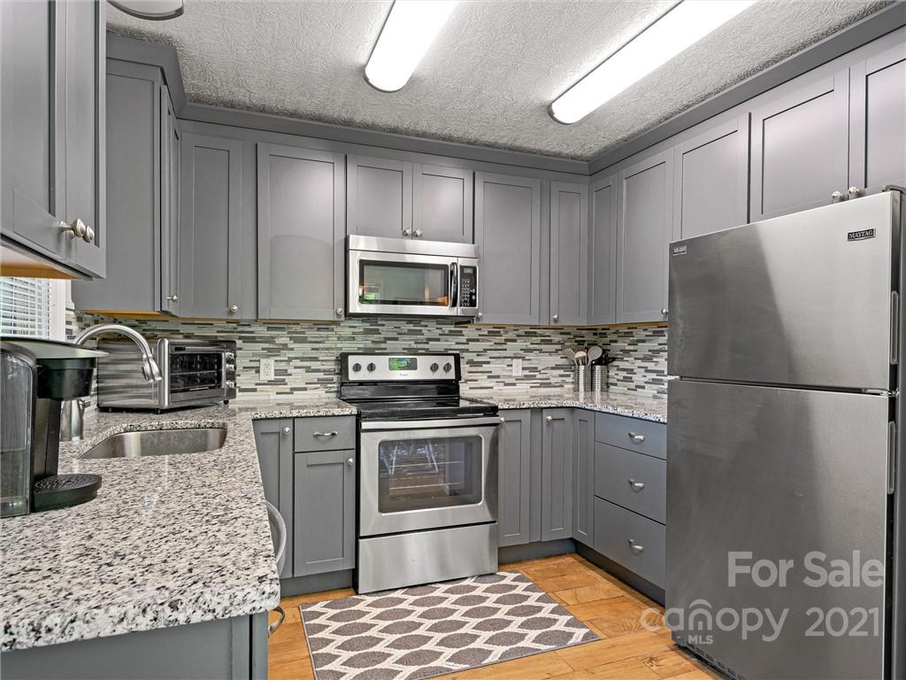 427 Hidden Creek Lane Burnsville NC 28714
