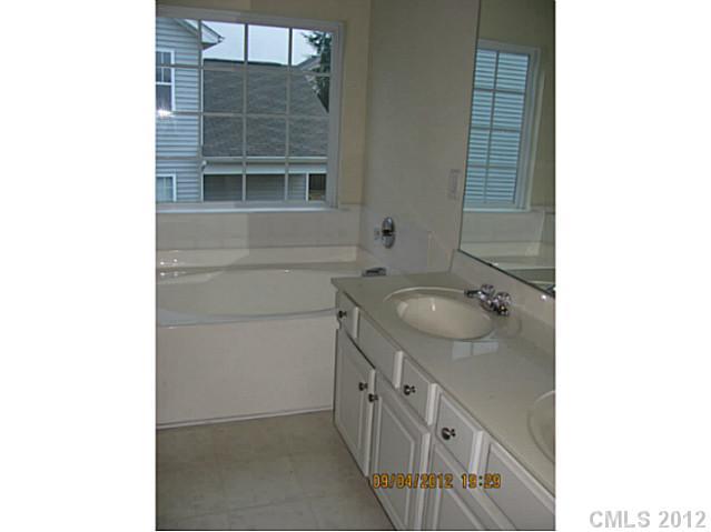 1804 Crabapple Tree Lane Charlotte NC 28214