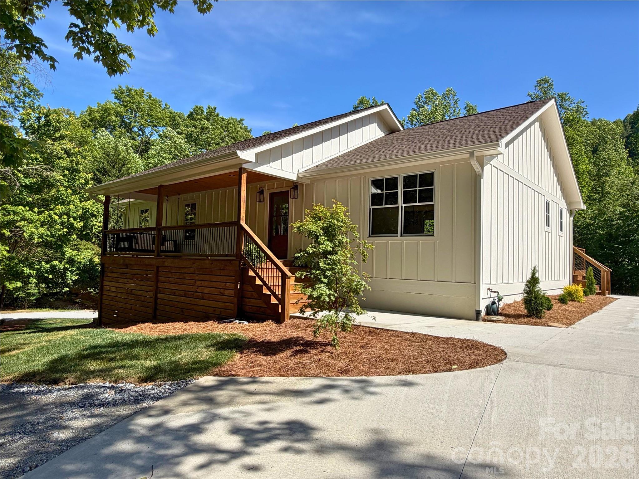 316 Big Raven Lane Saluda NC 28773