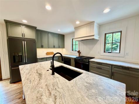 316 Big Raven Lane Saluda NC 28773