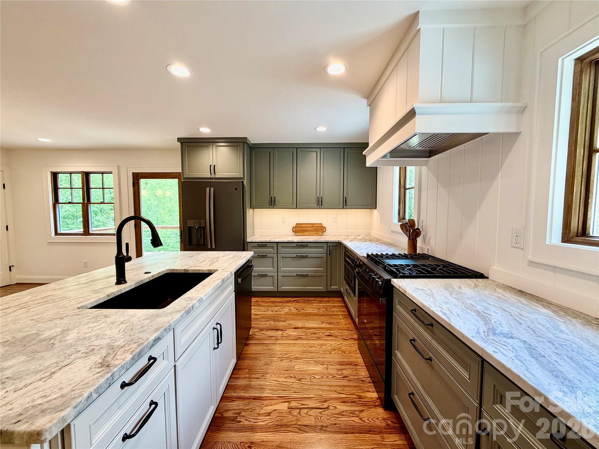 316 Big Raven Lane Saluda NC 28773