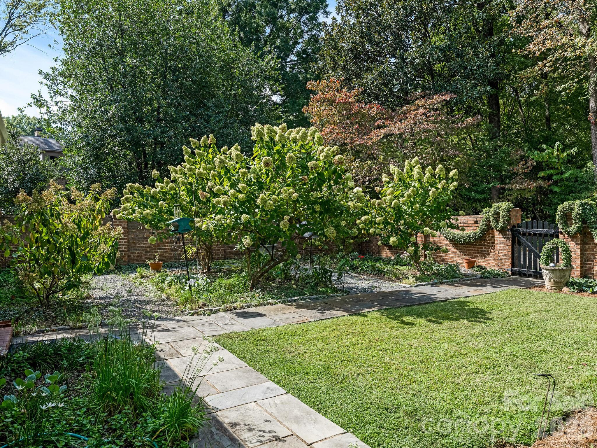 2424 Richardson Drive Charlotte NC 28211