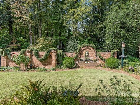 2424 Richardson Drive Charlotte NC 28211