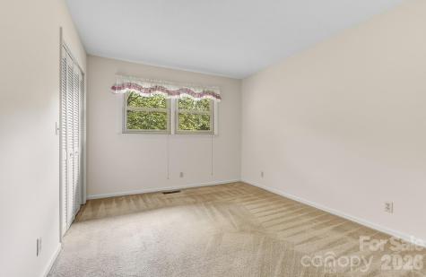 106 Muirfield Court Hendersonville NC 28791