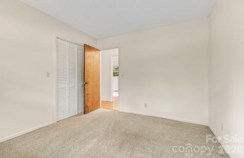 106 Muirfield Court Hendersonville NC 28791
