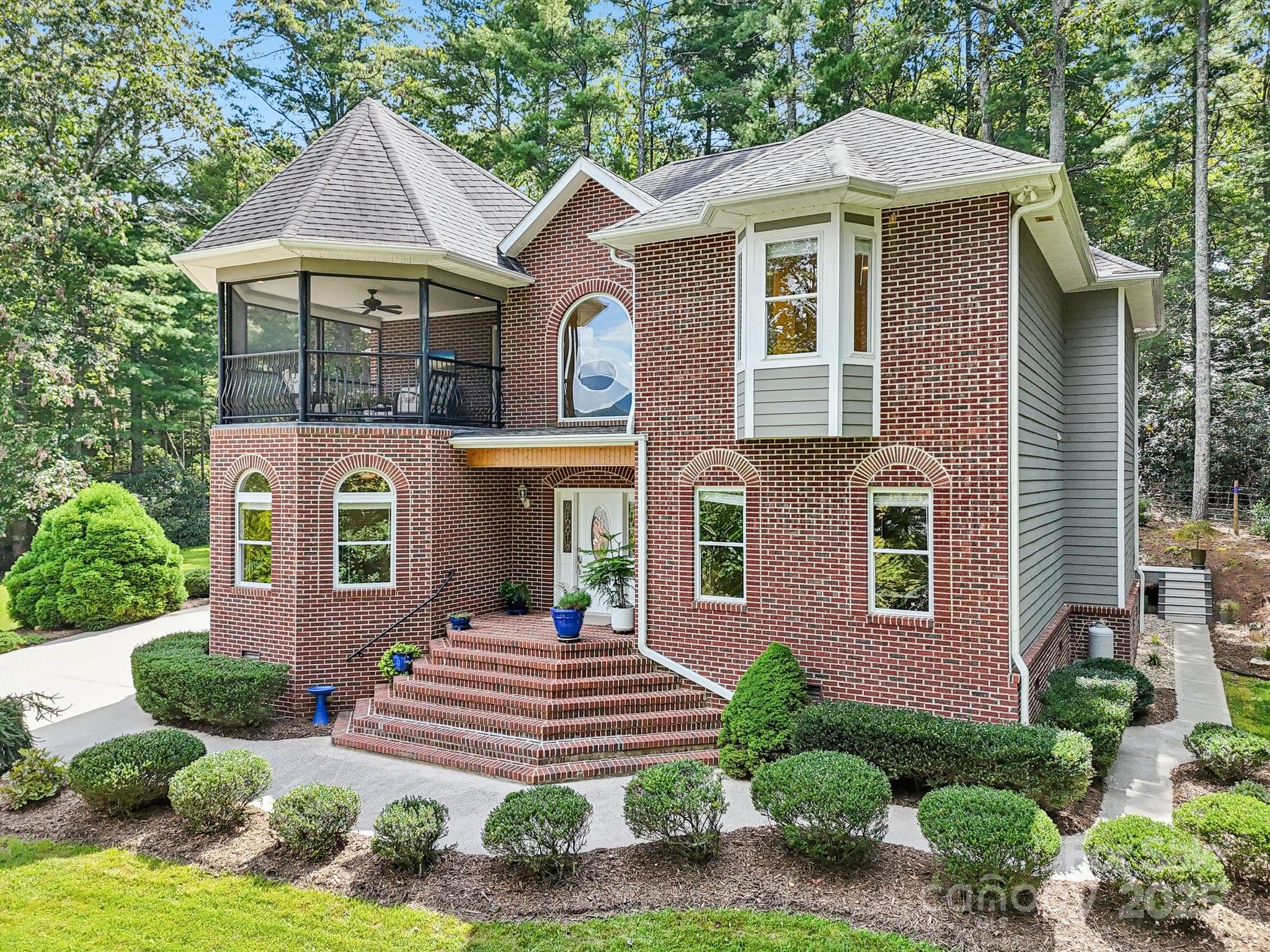 15 Madelyn Lane Fairview NC 28730