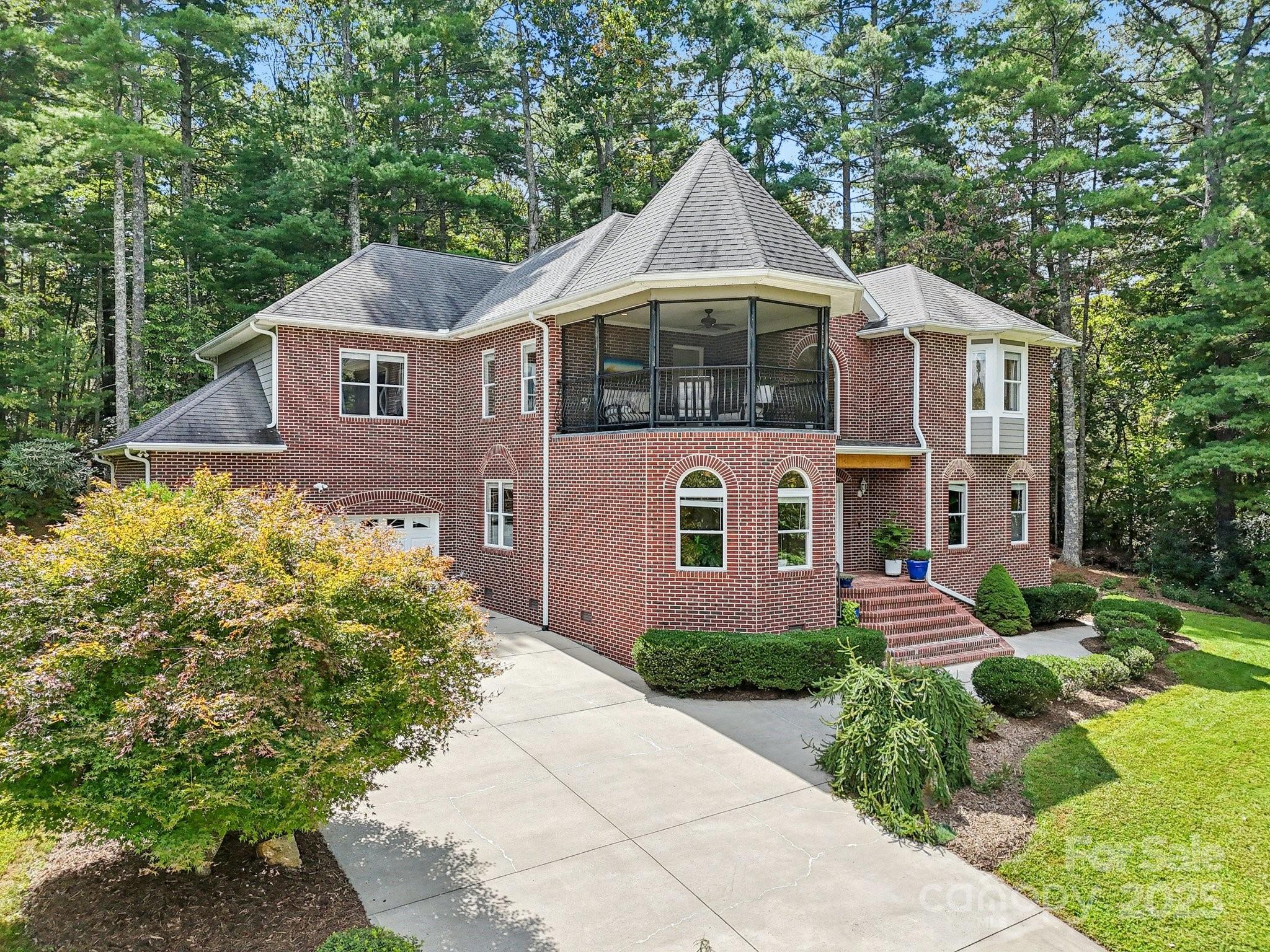 15 Madelyn Lane Fairview NC 28730