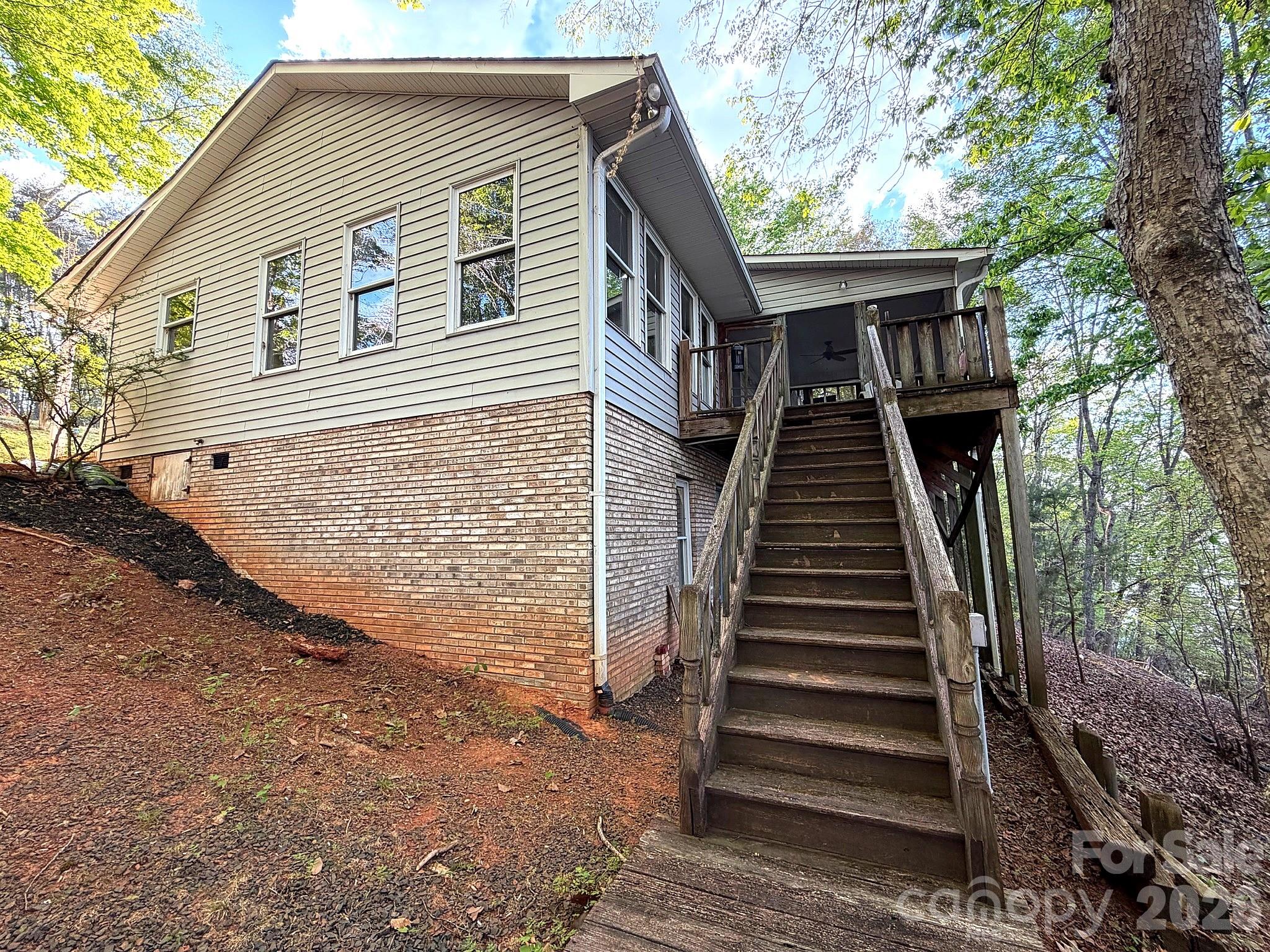 42484 Moonshine Drive New London NC 28127
