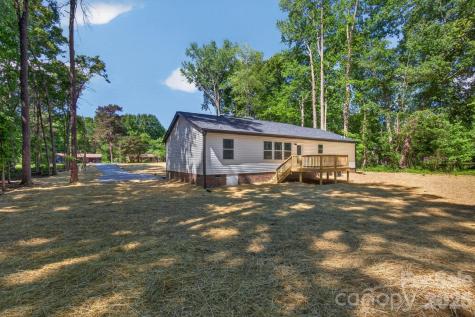 7312 Davis Country Road Randleman NC 27317