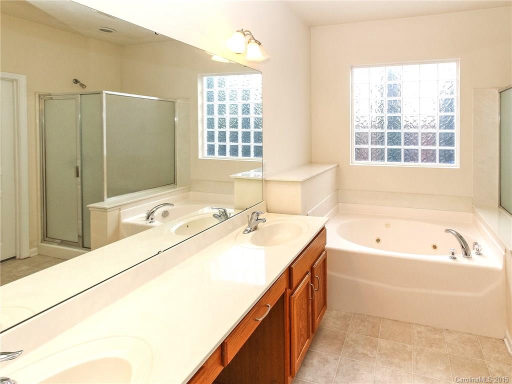 9826 Back Acre Drive Charlotte NC 28213