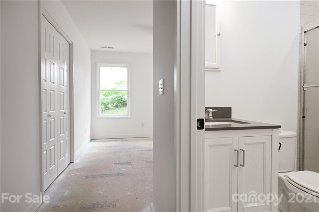 211 Sidewinder Lane Asheville NC 28806