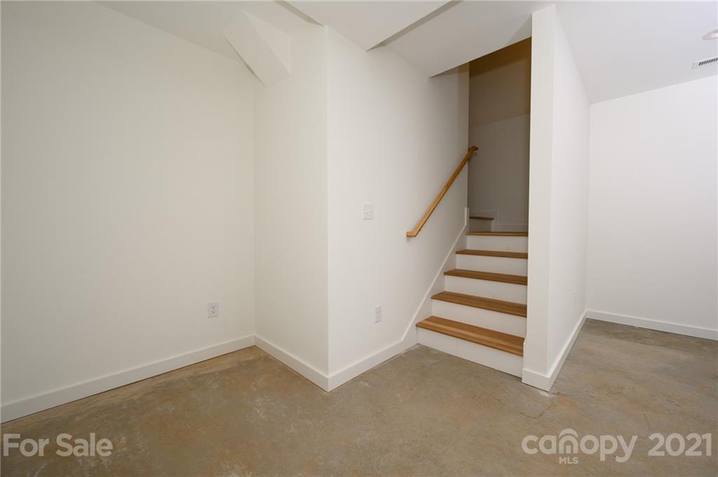 211 Sidewinder Lane Asheville NC 28806