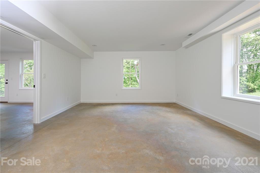 211 Sidewinder Lane Asheville NC 28806
