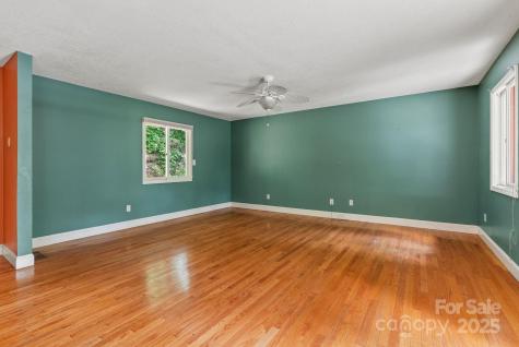 15 Mayfield Road Asheville NC 28804