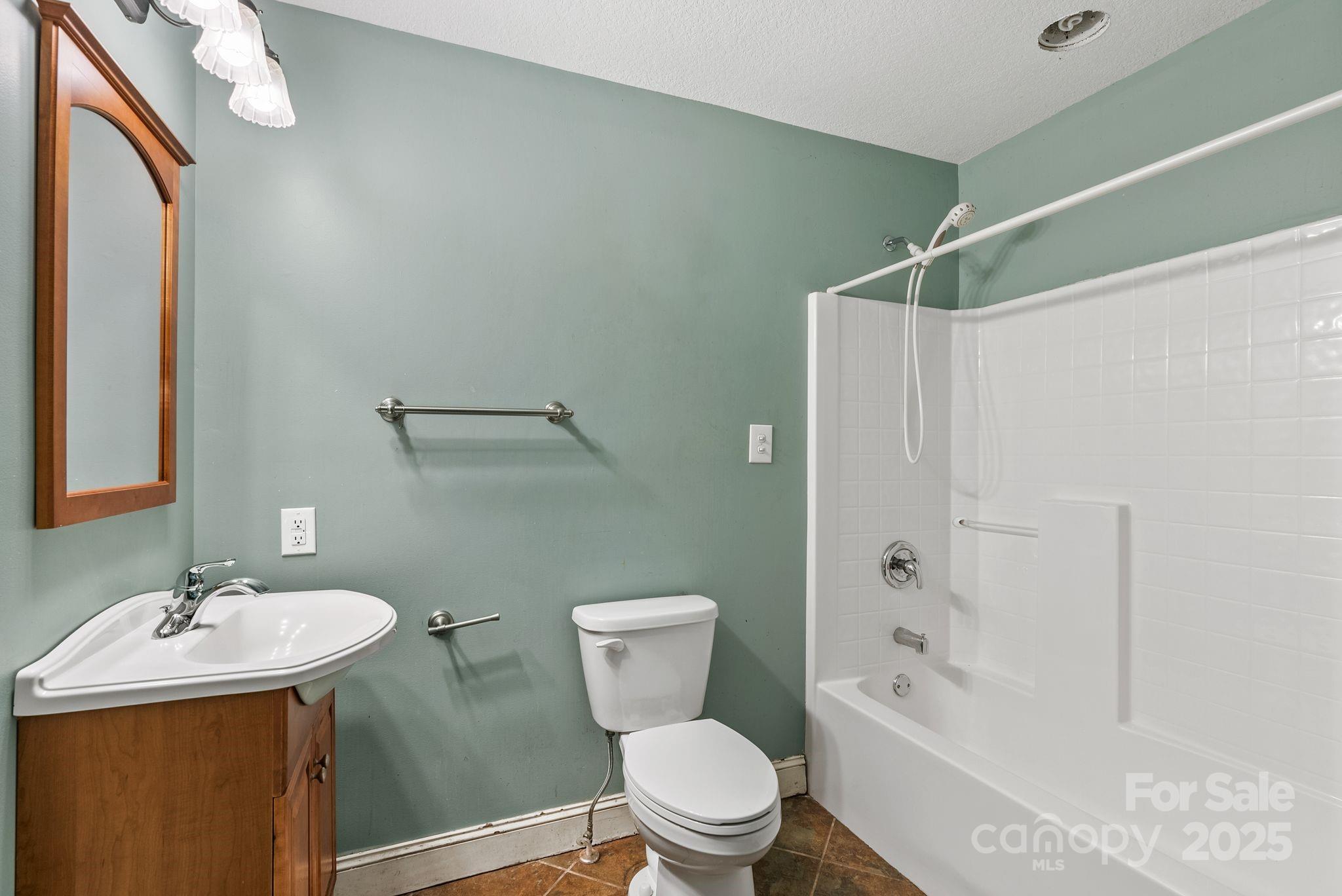 15 Mayfield Road Asheville NC 28804