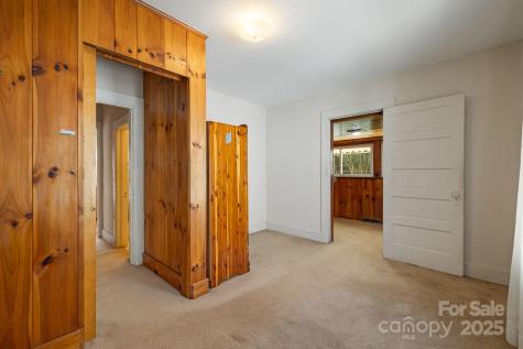 29 Oteen Park Place Asheville NC 28805