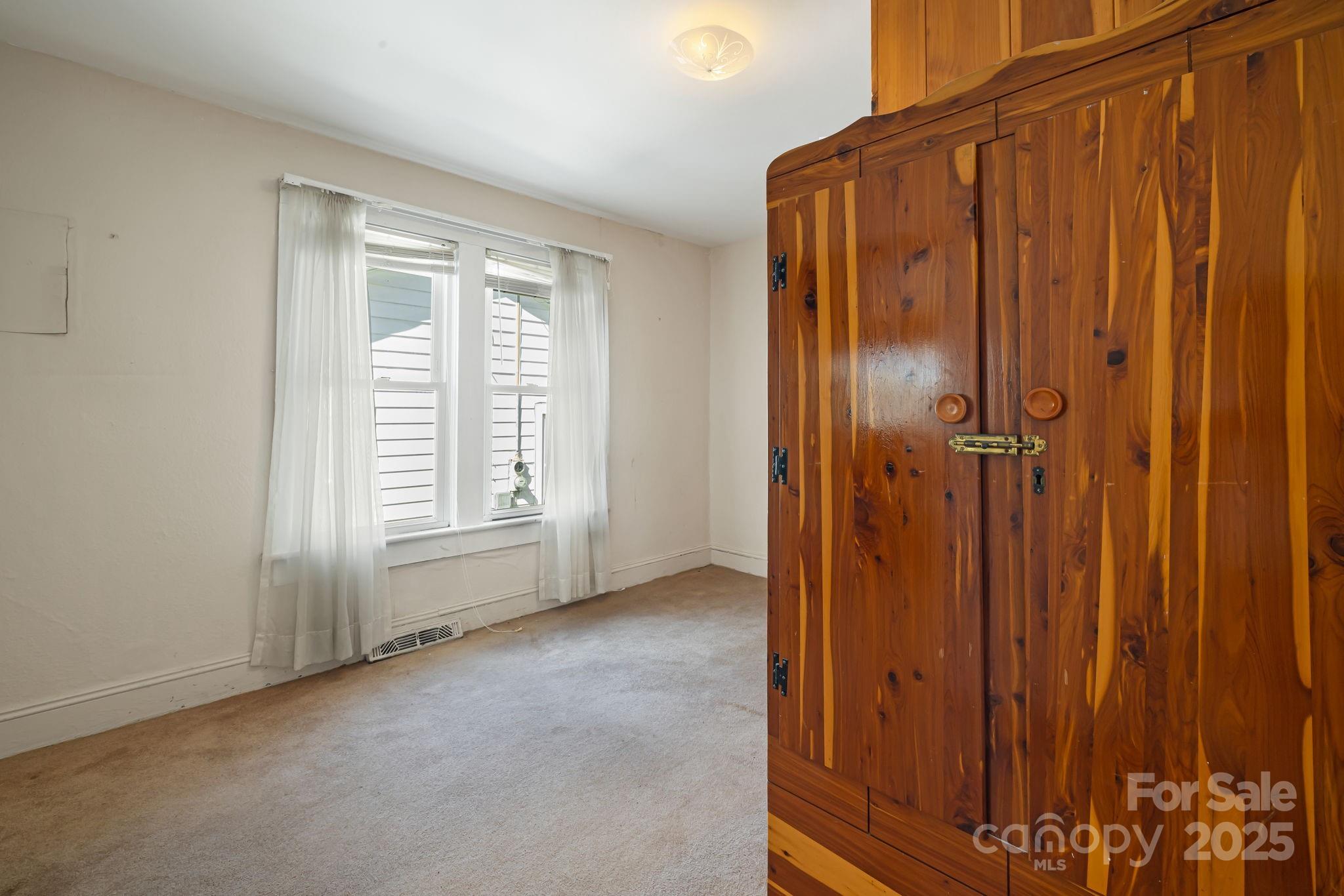 29 Oteen Park Place Asheville NC 28805