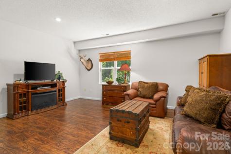 701 Salisbury Road Hendersonville NC 28792