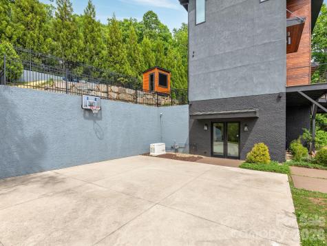 127 N Griffing Boulevard Asheville NC 28804