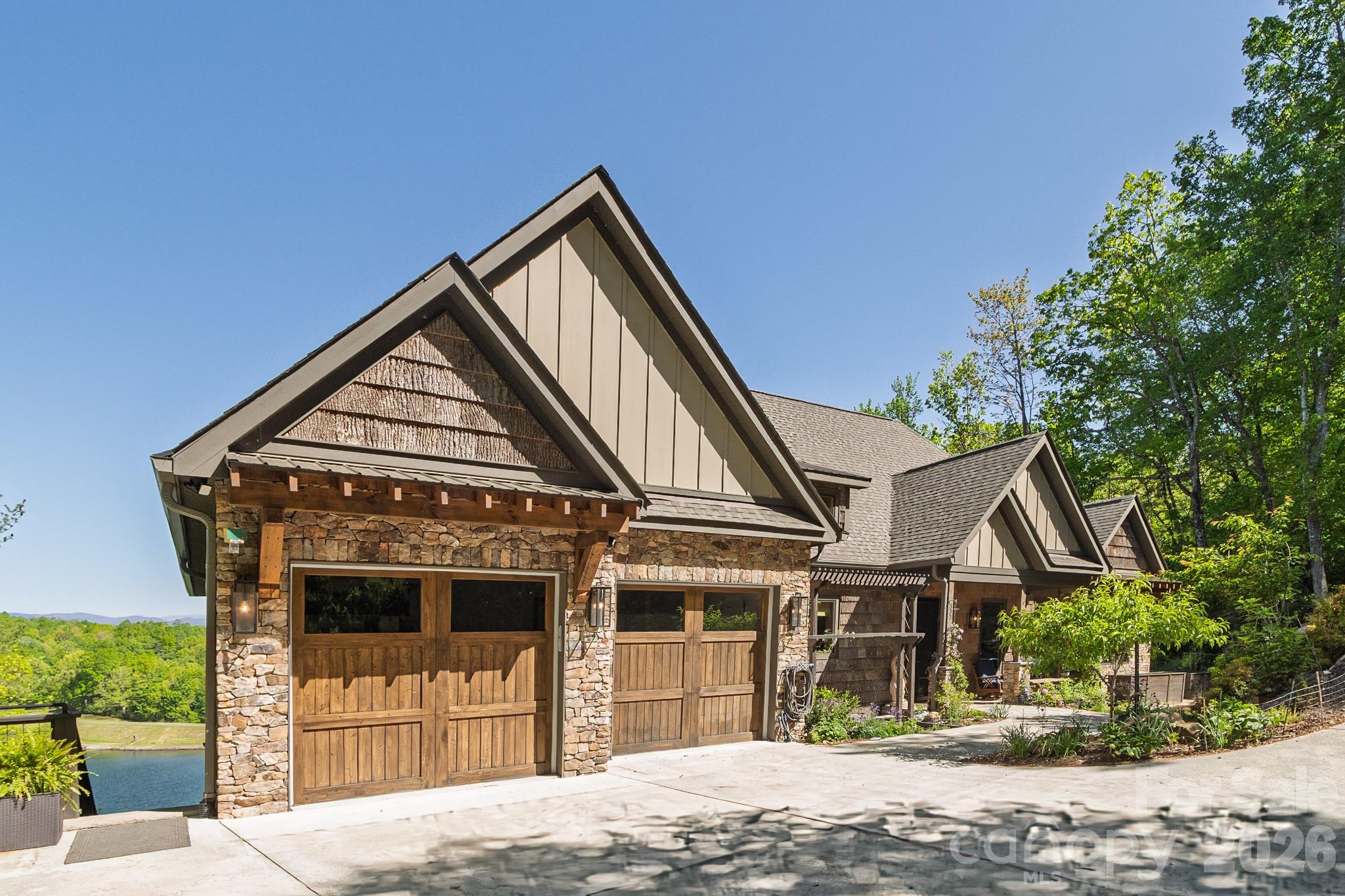 333 Kanasdatsi Drive Brevard NC 28712