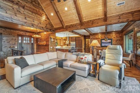 333 Kanasdatsi Drive Brevard NC 28712