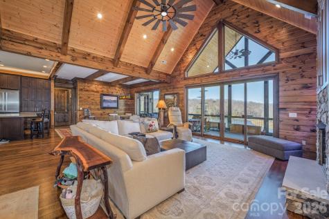 333 Kanasdatsi Drive Brevard NC 28712