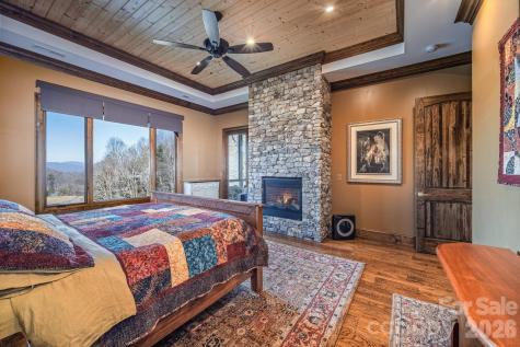 333 Kanasdatsi Drive Brevard NC 28712