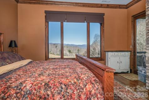333 Kanasdatsi Drive Brevard NC 28712