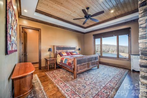 333 Kanasdatsi Drive Brevard NC 28712