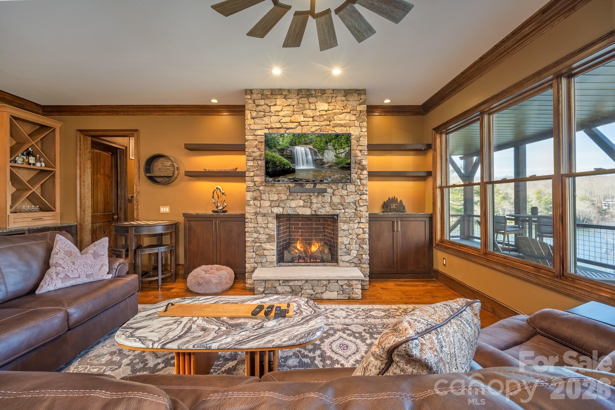333 Kanasdatsi Drive Brevard NC 28712