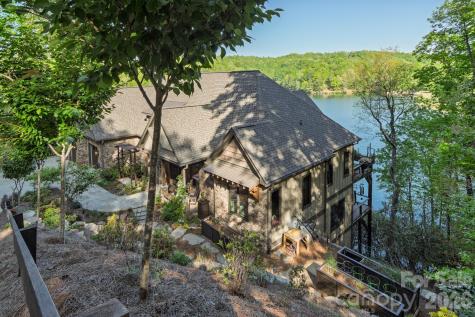 333 Kanasdatsi Drive Brevard NC 28712