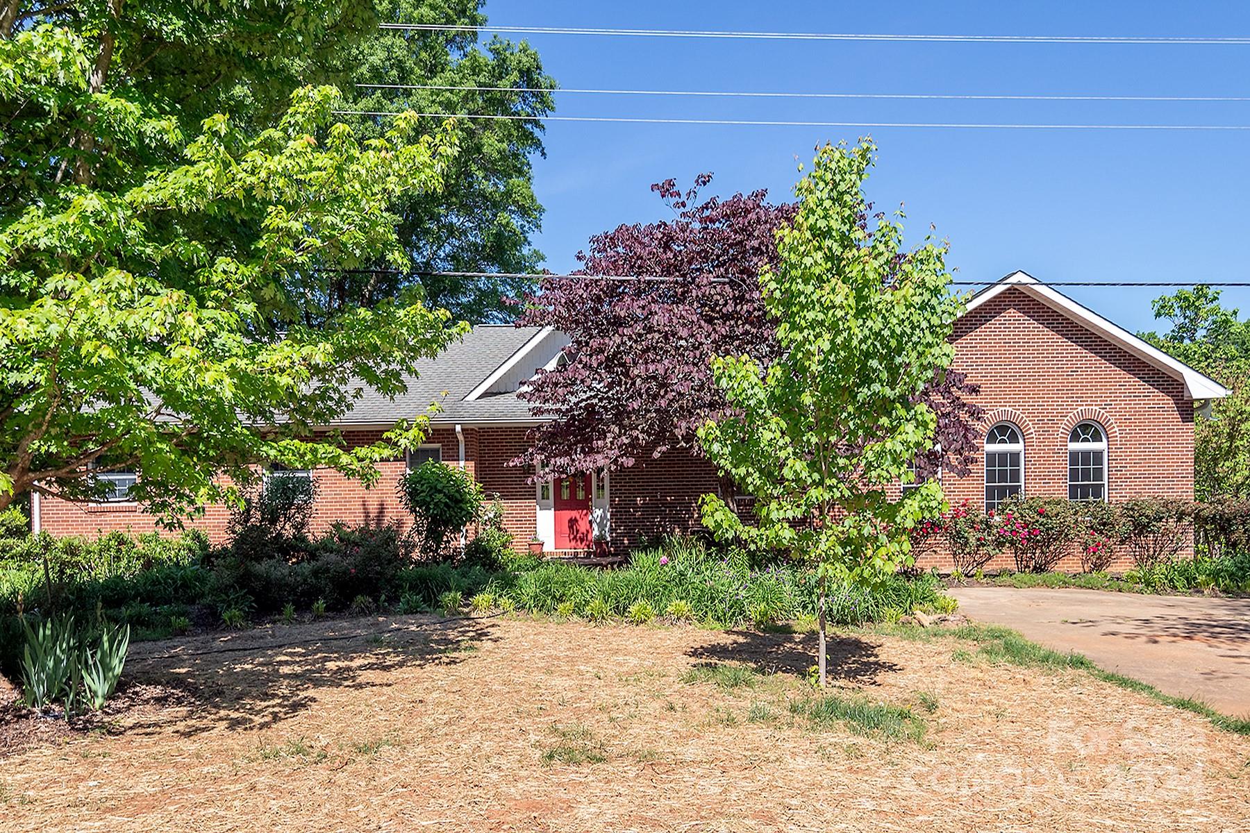 3717 Old Shelby Road Hickory NC 28602