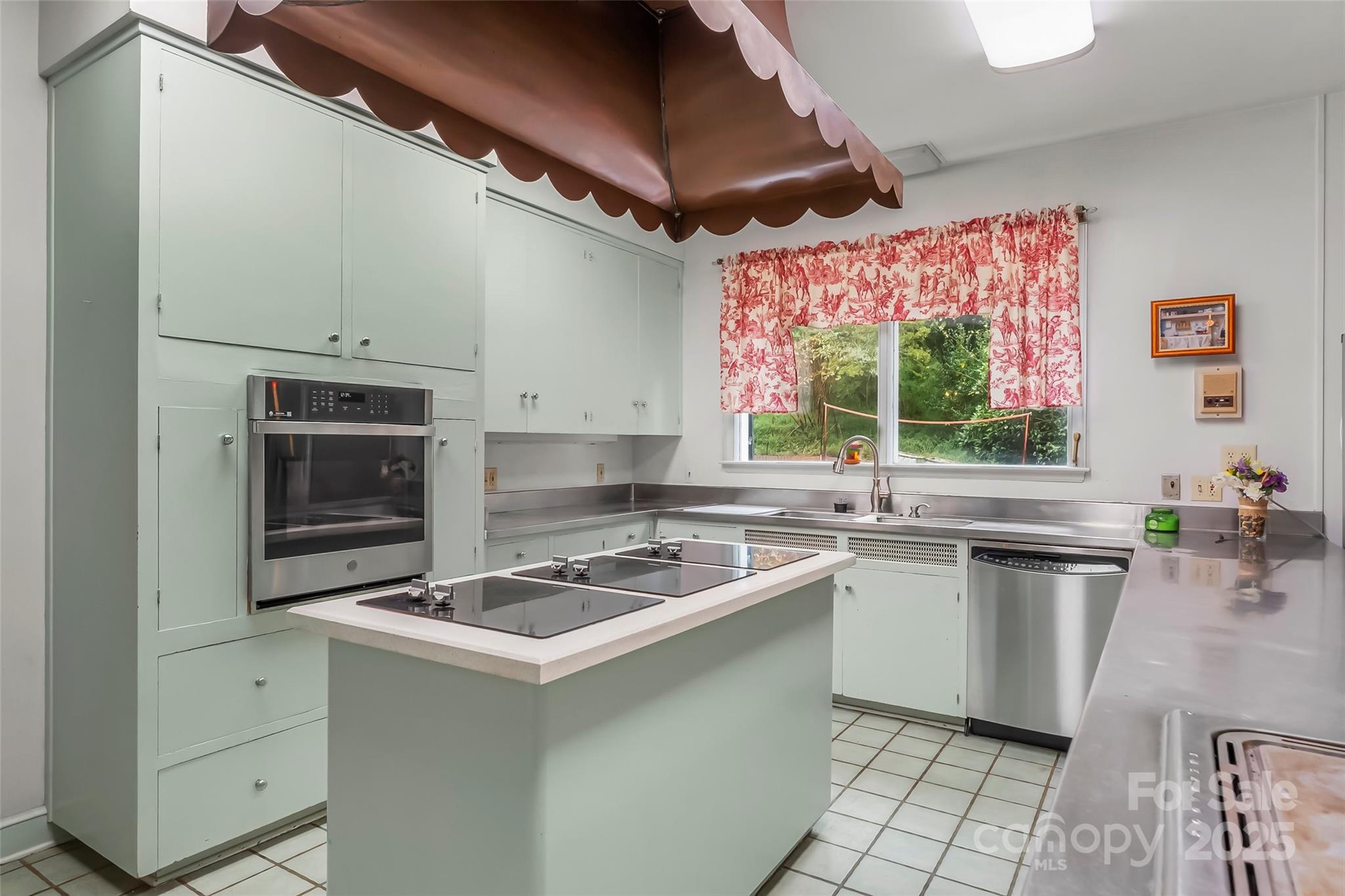 301 Louise Avenue NE Valdese NC 28690