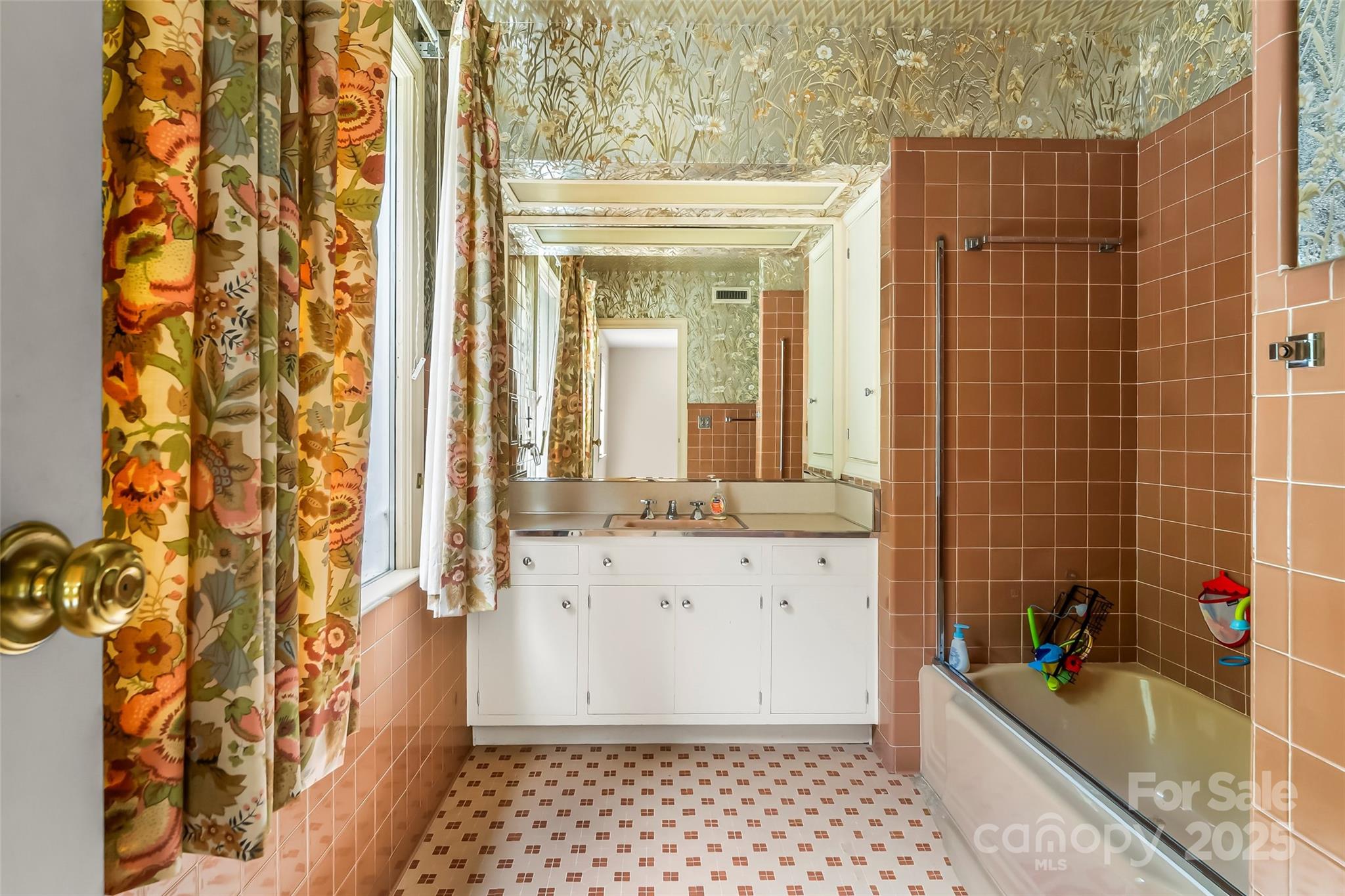 301 Louise Avenue NE Valdese NC 28690