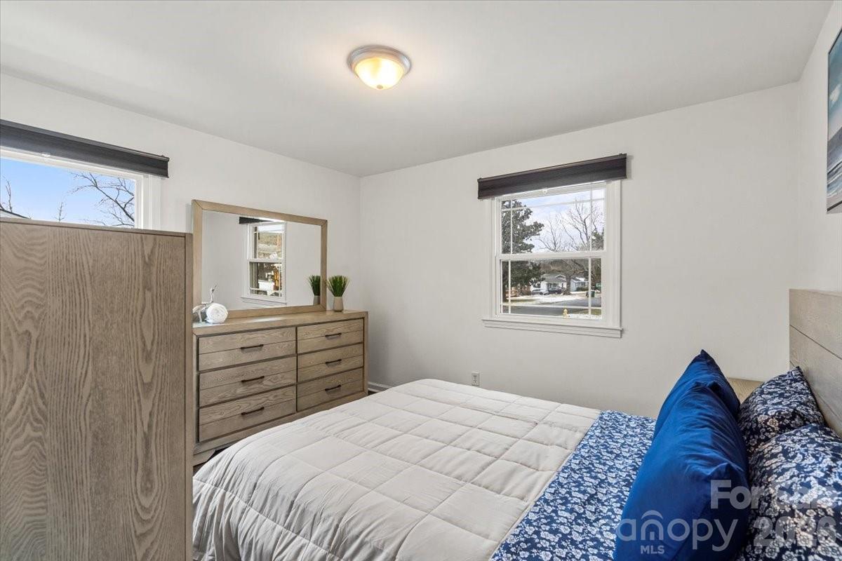 4930 Crestmont Drive Charlotte NC 28205