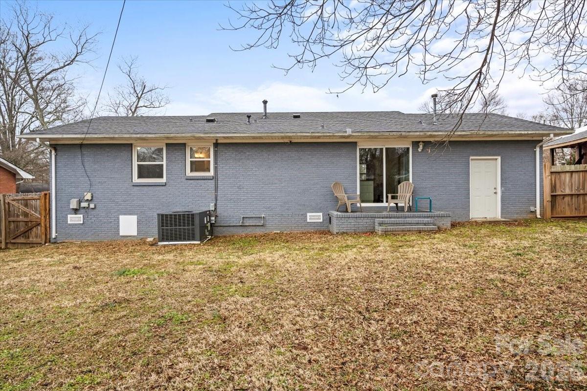 4930 Crestmont Drive Charlotte NC 28205