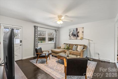 4930 Crestmont Drive Charlotte NC 28205