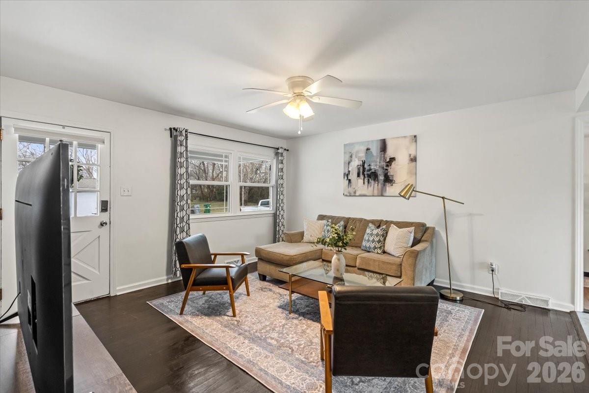 4930 Crestmont Drive Charlotte NC 28205