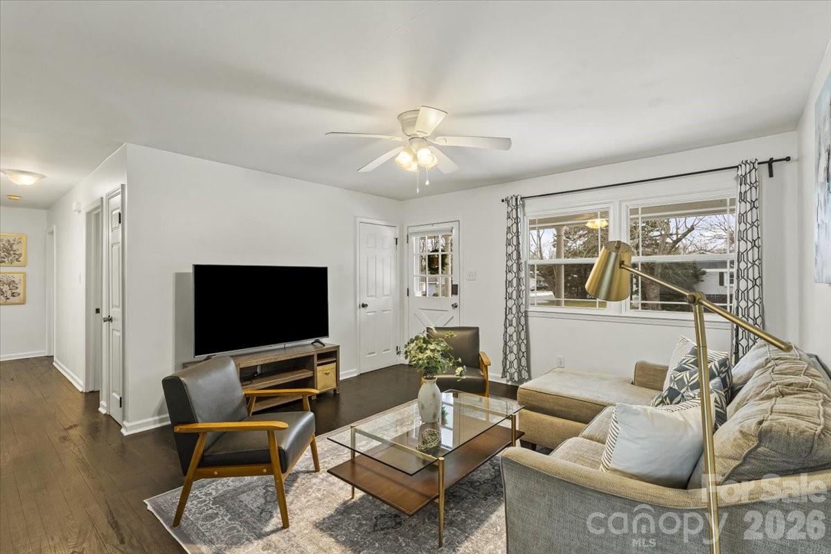 4930 Crestmont Drive Charlotte NC 28205