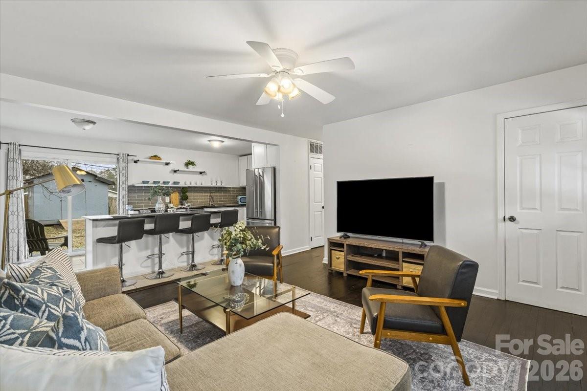4930 Crestmont Drive Charlotte NC 28205