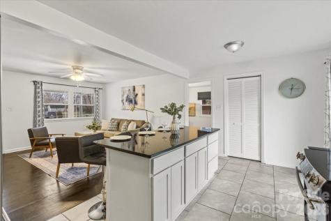 4930 Crestmont Drive Charlotte NC 28205