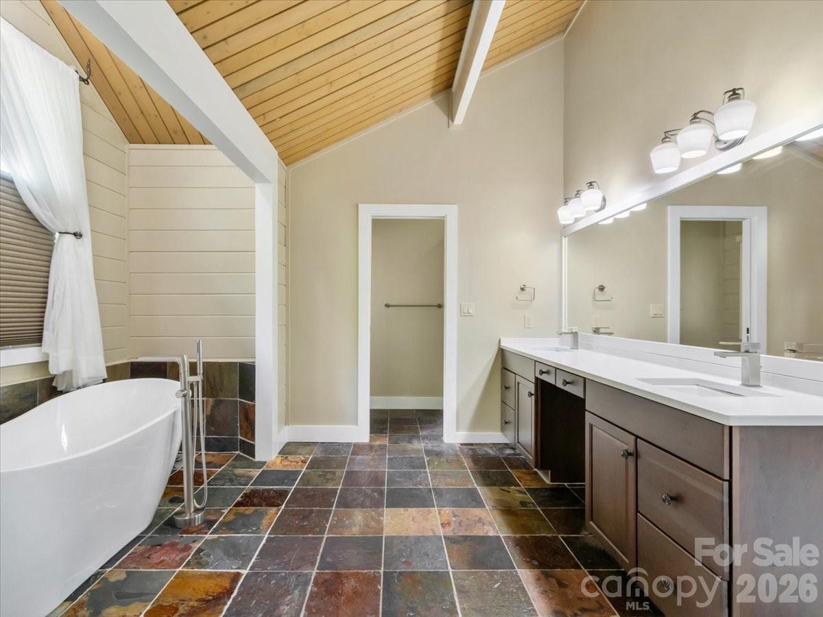 218 Slickrock Road Burnsville NC 28714