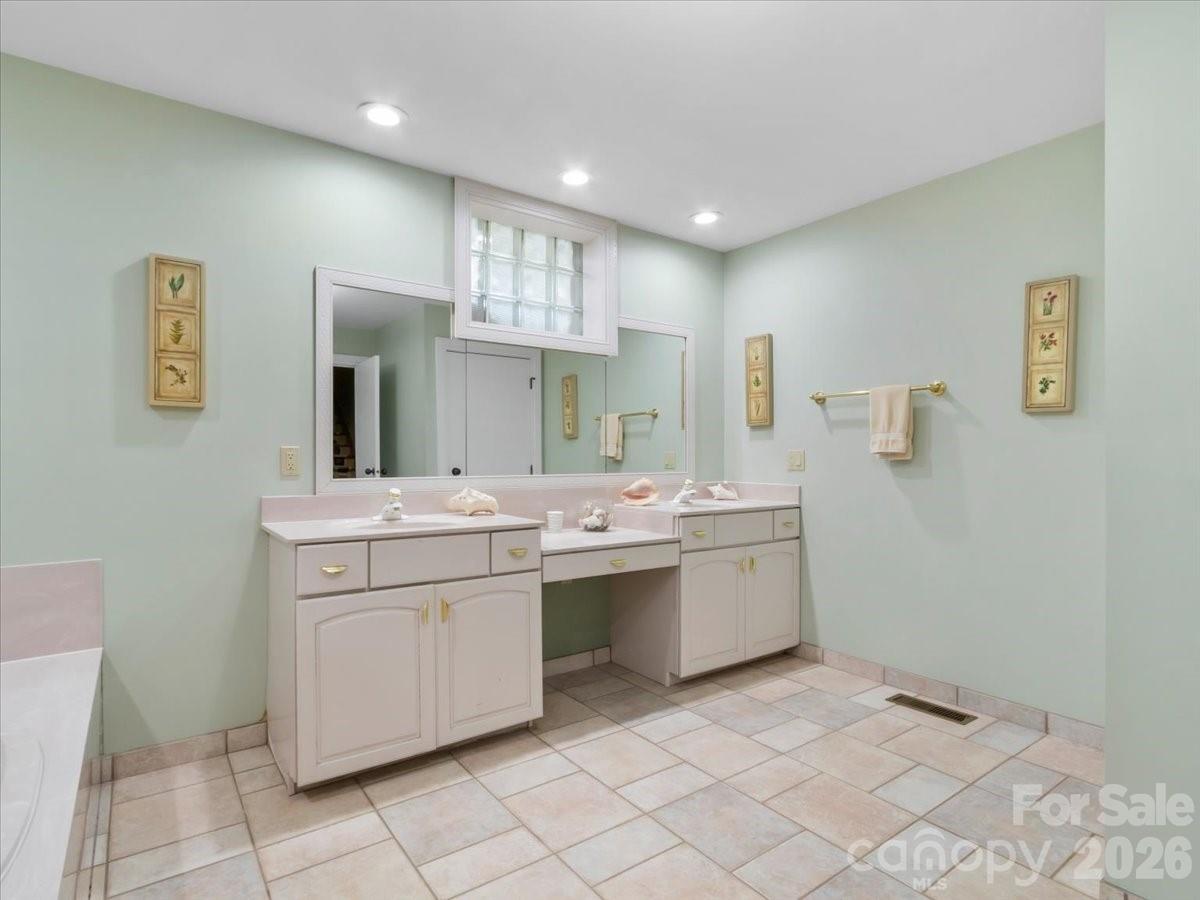 218 Slickrock Road Burnsville NC 28714