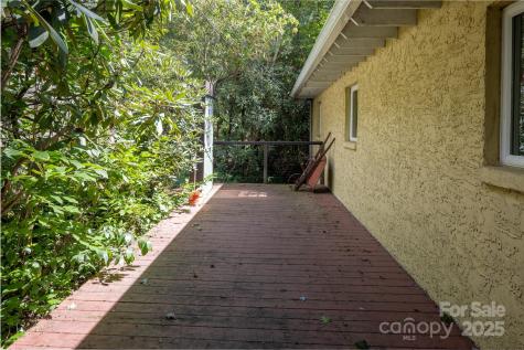 26 Kitazuma Road Black Mountain NC 28711